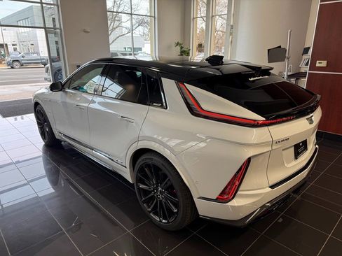 New 2026 Cadillac Lyriq V w/ Exterior Carbon Fiber Package image 5