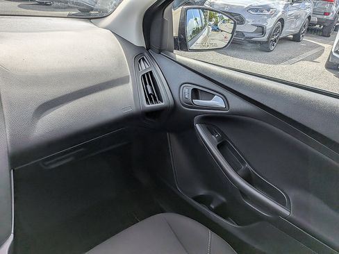 Used 2017 Ford Focus SEL FWD image 15