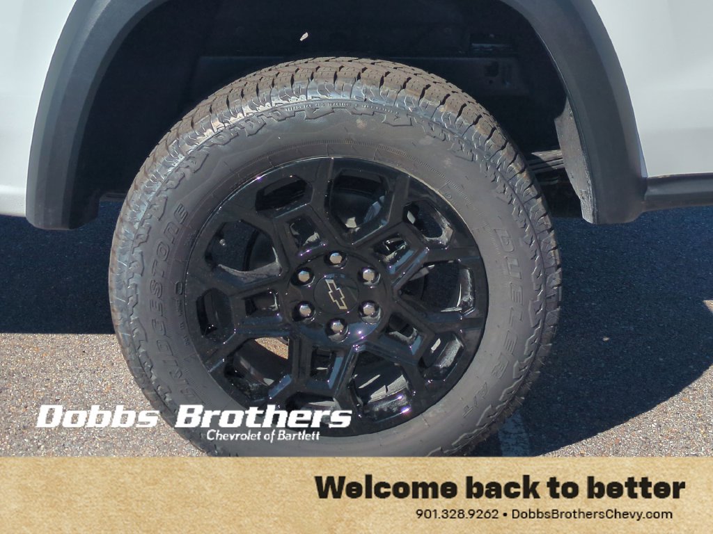 New 2026 Chevrolet Colorado Trail Boss w/ Off-Road Front Bumper Package AWD/4WD image 36