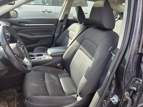 Used 2019 Nissan Altima 2.5 SV image 9