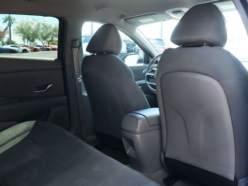 Used 2024 Hyundai Elantra SE image 28