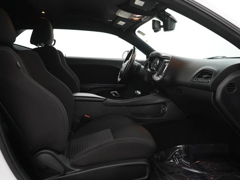 Used 2022 Dodge Challenger GT AWD/4WD image 12