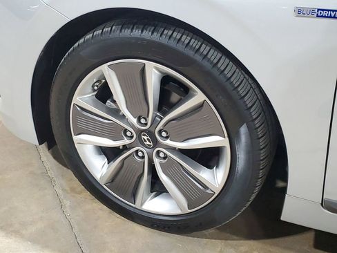 Used 2019 Hyundai Ioniq Limited FWD image 44