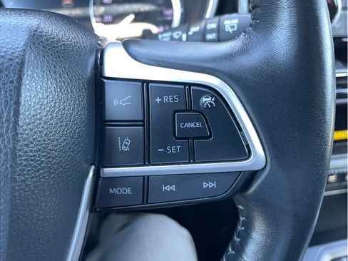Used 2023 Toyota Highlander XSE AWD/4WD image 28