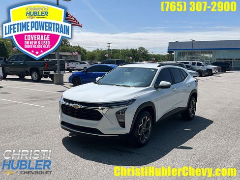 Used 2025 Chevrolet Trax LT w/ Driver Confidence Package FWD image 1