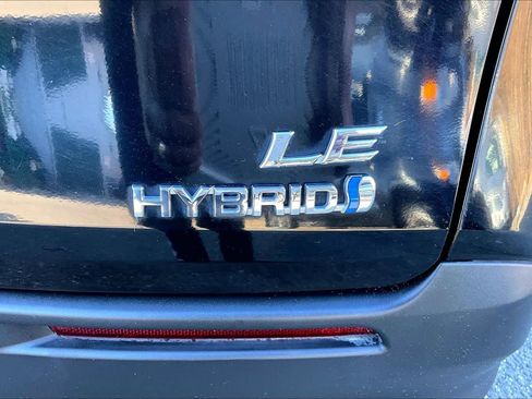 Used 2024 Toyota Sienna LE image 10