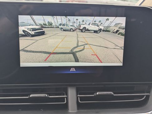 Used 2025 Chevrolet Trax LT FWD image 13