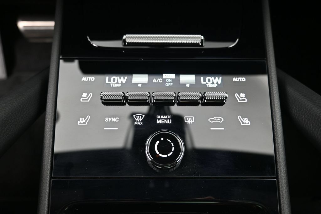 Certified 2026 Porsche Cayenne AWD/4WD image 19