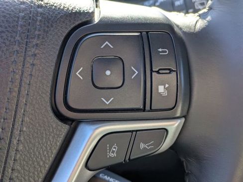 Used 2019 Toyota Highlander Limited image 29