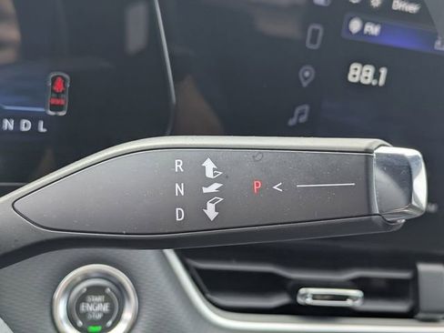 Used 2025 Chevrolet Equinox LT FWD image 27