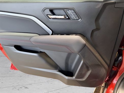 Used 2024 Chevrolet Colorado Z71 w/ Z71 Convenience Package 2 image 23