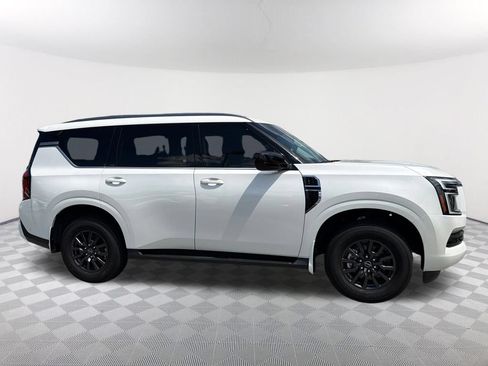 Used 2025 Nissan Armada SV AWD/4WD image 4