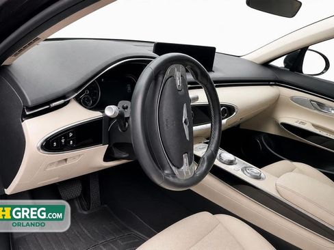 Used 2022 Genesis GV70 2.5T AWD/4WD image 11