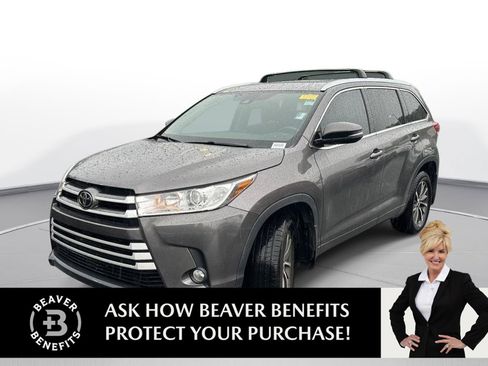 Used 2017 Toyota Highlander XLE AWD/4WD image 1