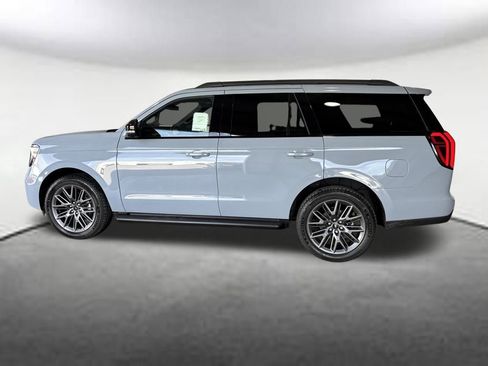 New 2026 Ford Expedition Platinum image 2