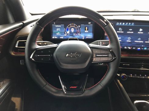 Used 2026 Chevrolet Traverse RS image 17