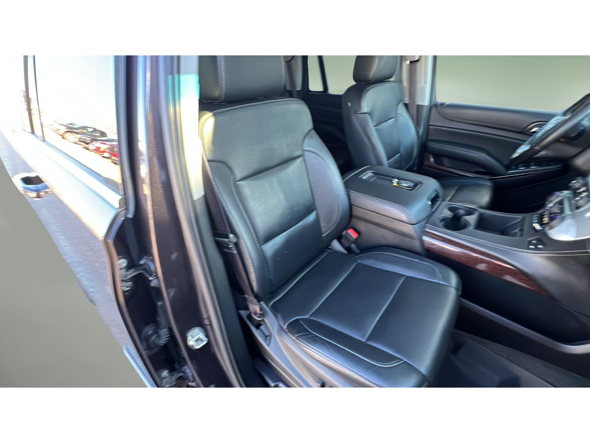 Used 2015 GMC Yukon SLT w/ Open Road Package AWD/4WD image 32