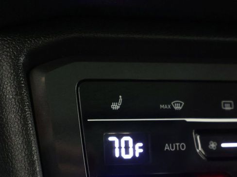 Used 2024 Volkswagen Tiguan SE w/ Panoramic Sunroof Package image 51