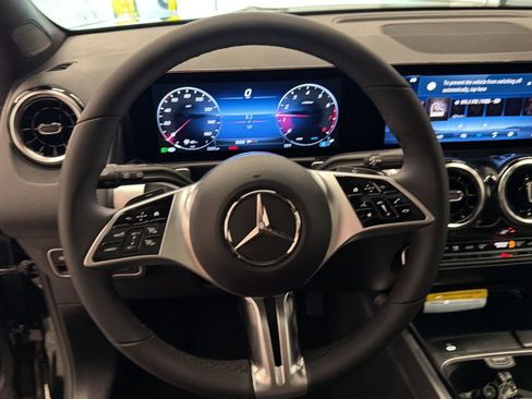 Used 2026 Mercedes-Benz GLB 250 image 16