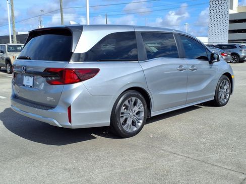 Used 2025 Honda Odyssey Touring image 25
