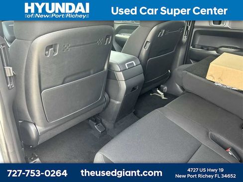 New 2025 Hyundai Santa Fe SE image 19