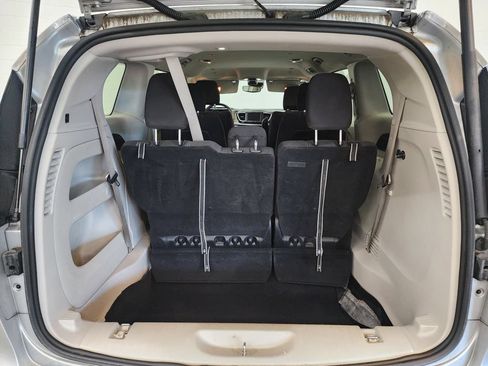 Used 2023 Chrysler Voyager LX FWD image 26