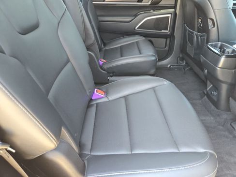 Certified 2024 Kia Telluride S w/ S Sunroof Package AWD/4WD image 19