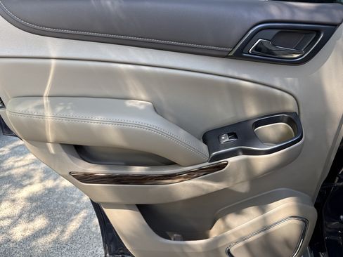 Used 2018 GMC Yukon SLT w/ Premium Edition RWD image 26