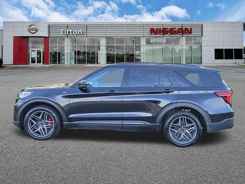 Used 2025 Ford Explorer ST-Line w/ ST-Line Street Pack AWD/4WD image 7