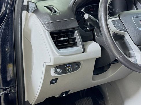 Certified 2022 GMC Terrain SLT w/ Infotainment Package II FWD image 8
