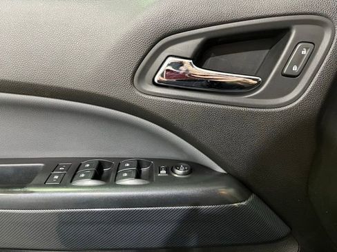 Used 2018 Chevrolet Colorado Z71 AWD/4WD image 14