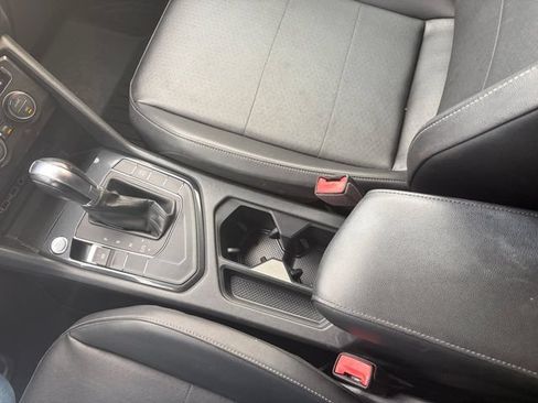 Used 2018 Volkswagen Tiguan SE FWD image 15