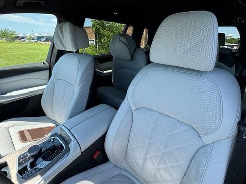 Used 2023 BMW X7 xDrive40i w/ Premium Package AWD/4WD image 13