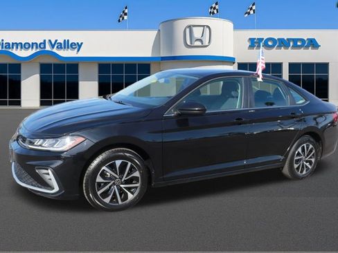 Used 2025 Volkswagen Jetta S image 3