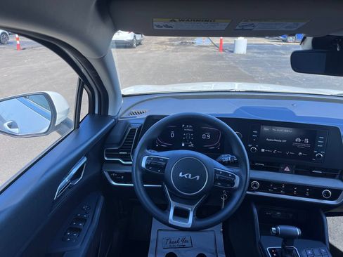 Certified 2024 Kia Sportage LX AWD/4WD image 16