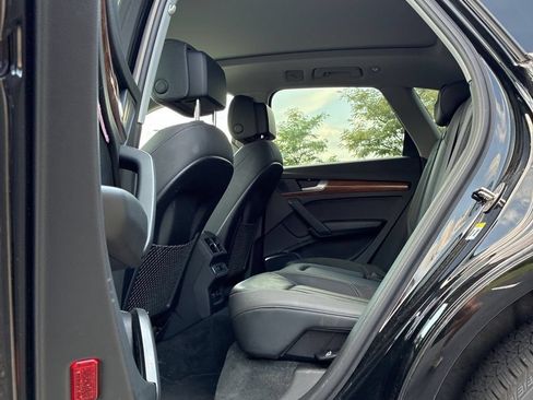 Used 2022 Audi Q5 2.0T Premium AWD/4WD image 12
