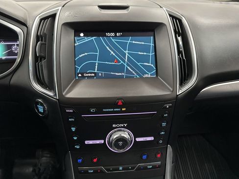 Used 2018 Ford Edge Titanium w/ Equipment Group 302A AWD/4WD image 14