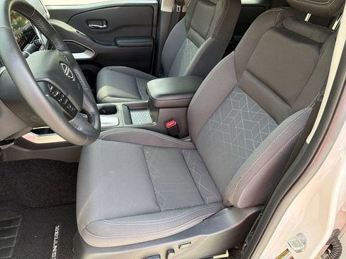 Certified 2025 Nissan Frontier SV w/ SV Convenience Package RWD image 17