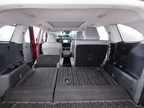 Used 2020 Toyota Highlander Limited Platinum image 30