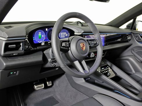 Certified 2025 Porsche Macan 4S Electric image 4