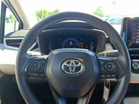Used 2026 Toyota Corolla LE FWD image 18