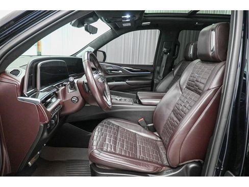 Used 2022 Cadillac Escalade ESV Premium Luxury Platinum image 10