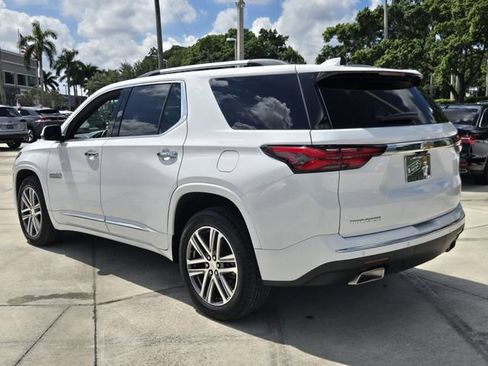 Used 2023 Chevrolet Traverse High Country FWD image 8