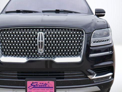 Used 2019 Lincoln Navigator L Reserve image 10