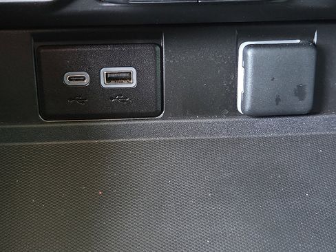 Used 2023 GMC Yukon AT4 w/ AT4 Premium Package image 19