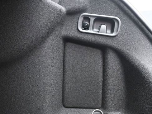 Used 2025 Mercedes-Benz C 300 Sedan image 26