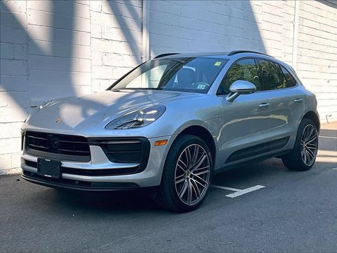 Certified 2026 Porsche Macan AWD/4WD image 1