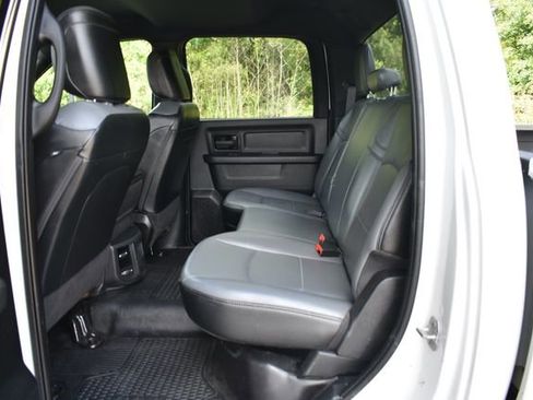 Used 2022 RAM 2500 Tradesman w/ Chrome Appearance Group AWD/4WD image 11