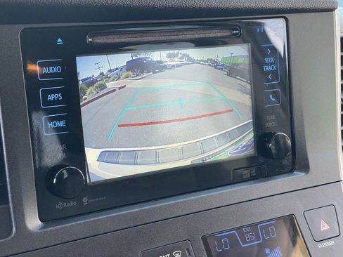 Used 2015 Toyota Sienna XLE w/ XLE Navigation Package FWD image 29