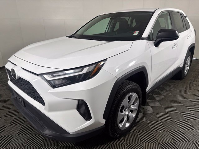 Used 2024 Toyota RAV4 LE AWD/4WD image 8